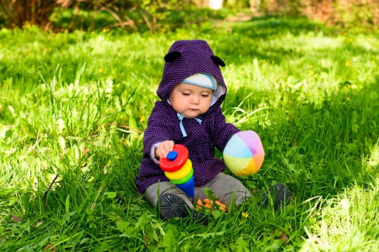 baby outdoor play - Calgary Daycare & Child Care School